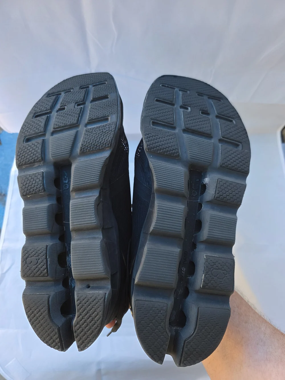 On Clouds versatile black